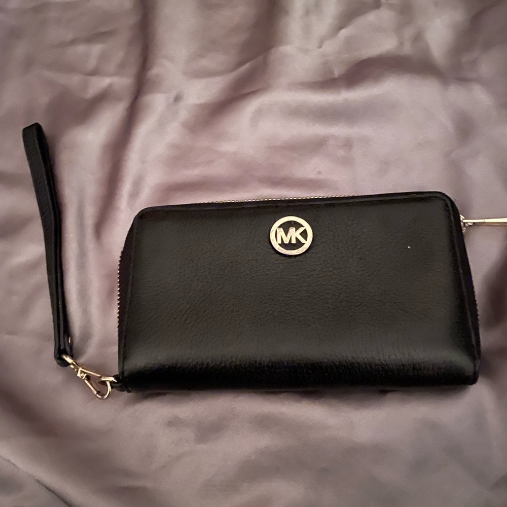 Michael Kors wristlet wallet